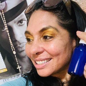 Meet your Posher, Debbie